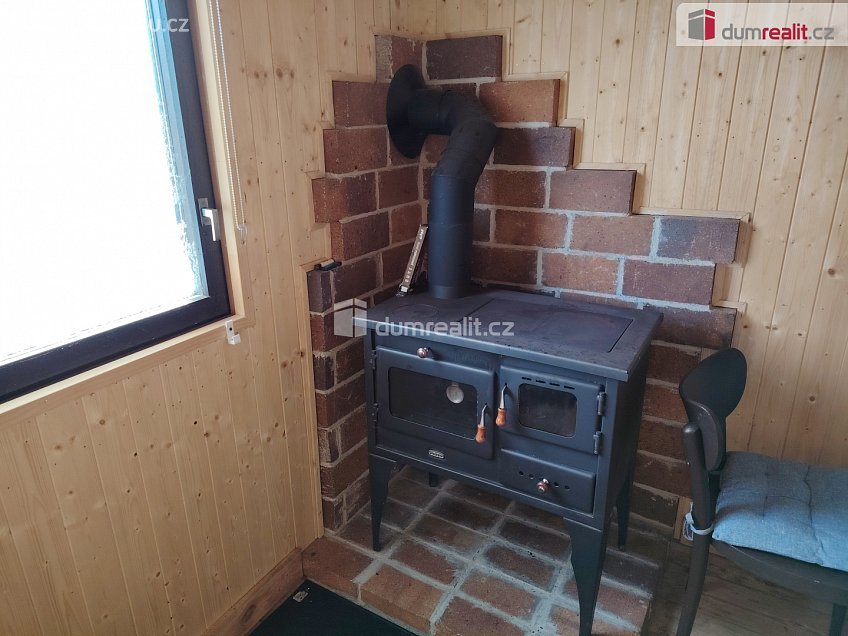Prodej  chaty 35 m^2 Valdštejnská, Doksy 
