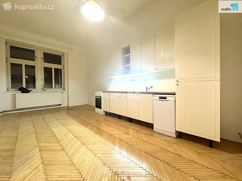 Pronájem bytu 2+kk 48 m^2 Na hrázi, Praha 8 