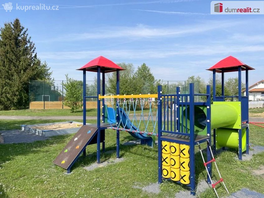 Prodej  stavebního pozemku 1023 m^2 Dubová, Čakovičky 