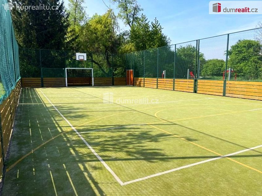 Prodej  stavebního pozemku 1023 m^2 Dubová, Čakovičky 