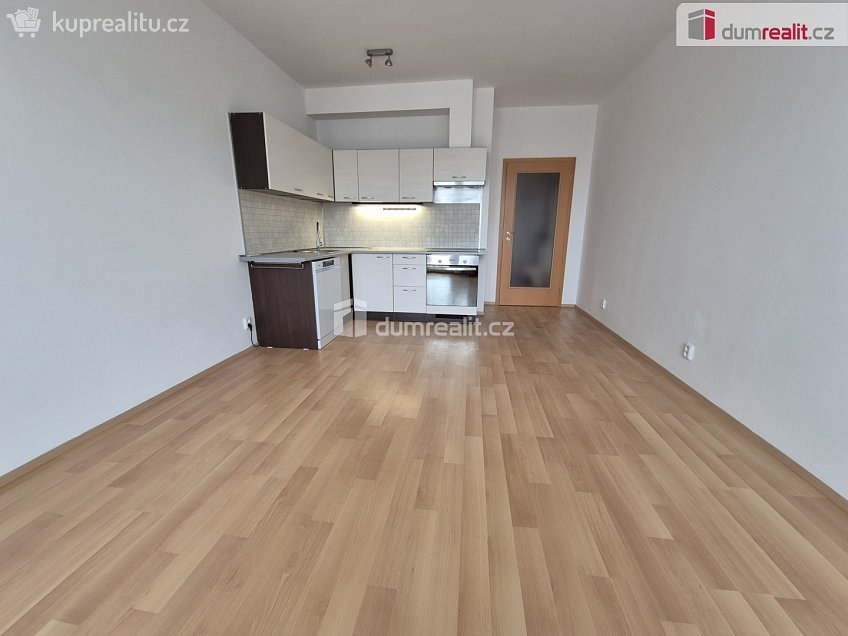 Pronájem bytu 1+kk 31 m^2 Sazovická, Praha-Zličín 