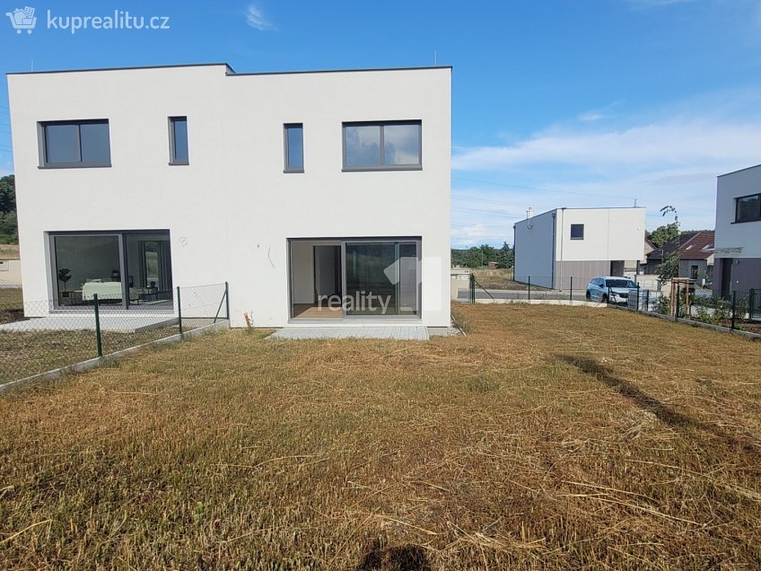 Prodej  rodinného domu 353 m^2 Pechlátova, Kladno 