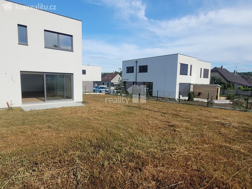 Prodej  rodinného domu 353 m^2 Pechlátova, Kladno 