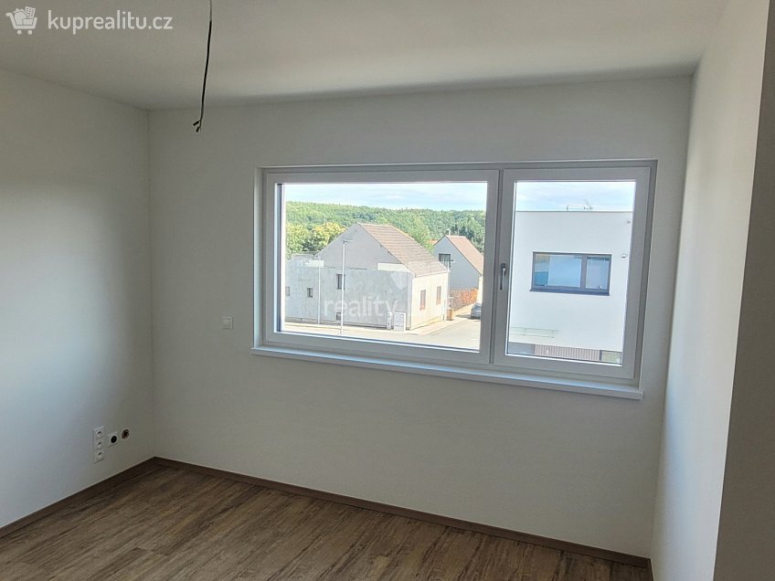 Prodej  rodinného domu 353 m^2 Pechlátova, Kladno 