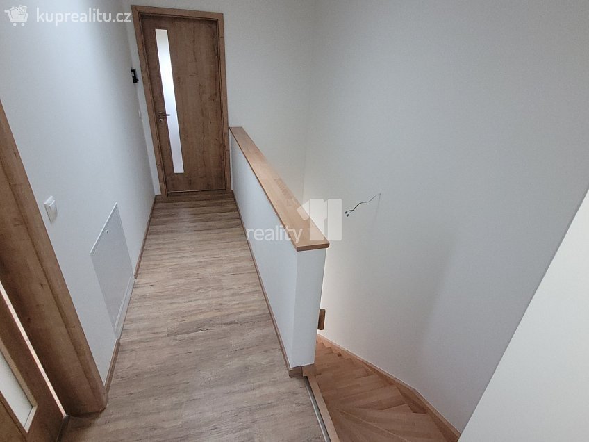 Prodej  rodinného domu 353 m^2 Pechlátova, Kladno 