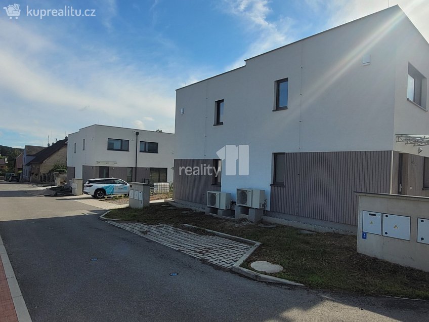 Prodej  rodinného domu 353 m^2 Pechlátova, Kladno 