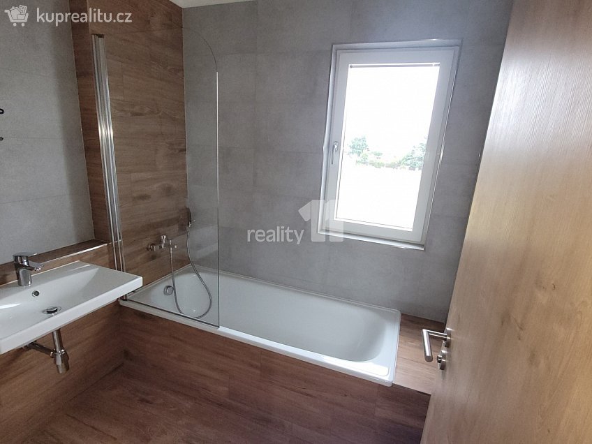 Prodej  rodinného domu 353 m^2 Pechlátova, Kladno 