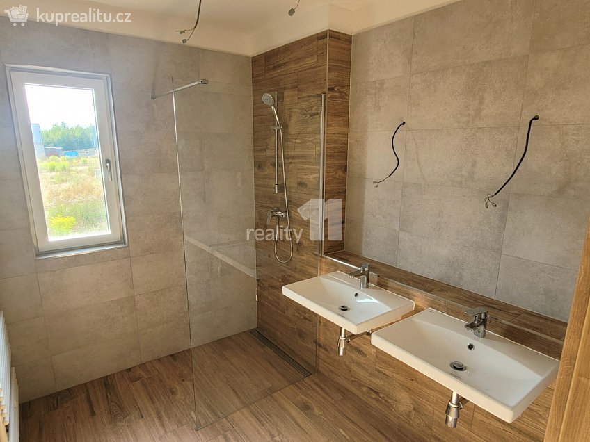 Prodej  rodinného domu 353 m^2 Pechlátova, Kladno 