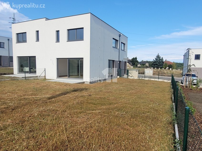 Prodej  rodinného domu 353 m^2 Pechlátova, Kladno 