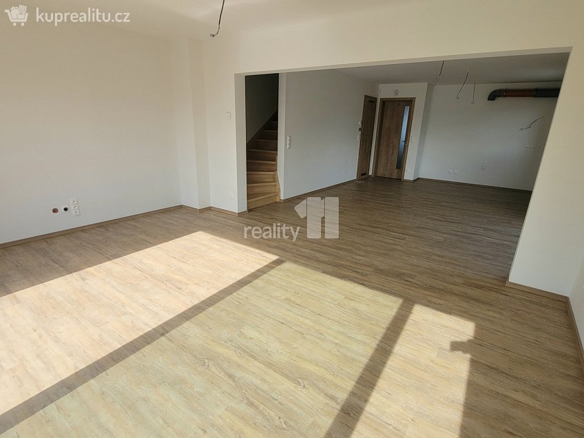 Prodej  rodinného domu 353 m^2 Pechlátova, Kladno 