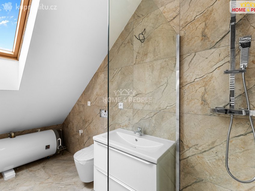 Pronájem bytu 2+kk 33 m^2 Chrášťany, Chrášťany 