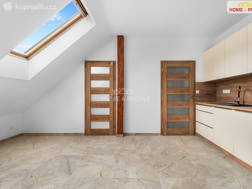 Pronájem bytu 2+kk 33 m^2 Chrášťany, Chrášťany 