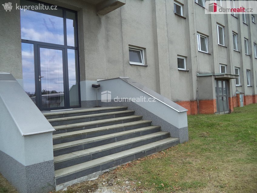 Pronájem  komerční reality 2500 m^2 Na Zbytkách, Staré Město 