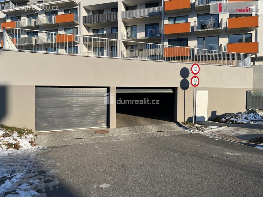 Pronájem  garáže 15 m^2 Aloise Rašína, Olomouc 