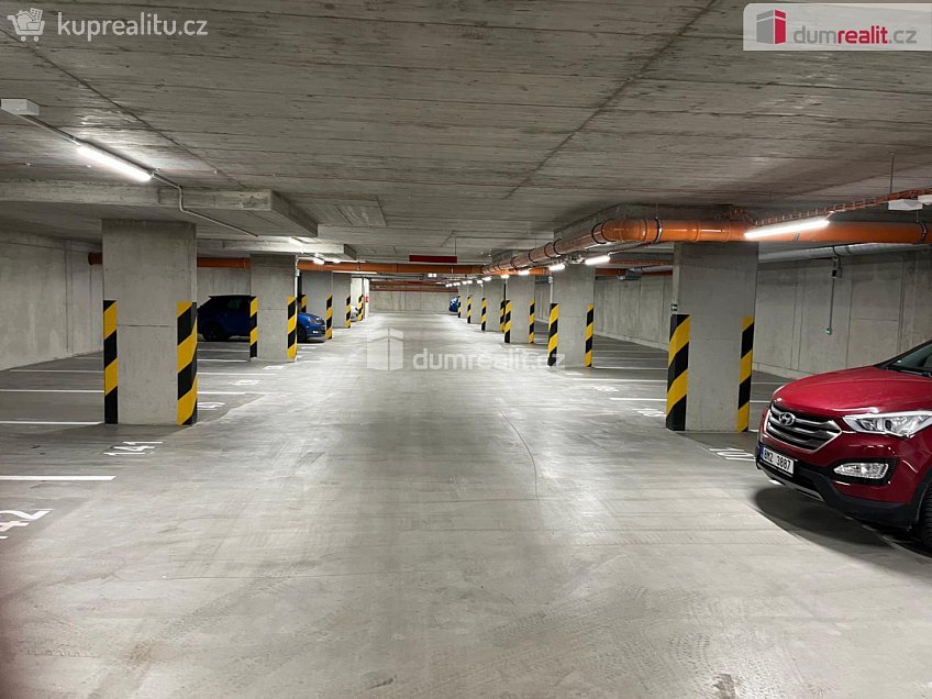 Pronájem  garáže 15 m^2 Aloise Rašína, Olomouc 