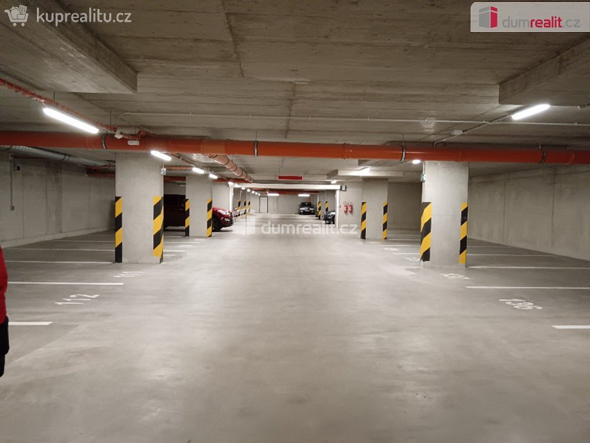 Pronájem  garáže 15 m^2 Aloise Rašína, Olomouc 