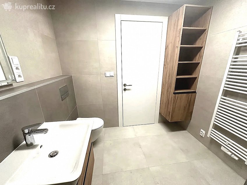 Pronájem bytu 1+kk 44 m^2 Brno, Hor.Heršpice, ul. Jižní, Brno 61900