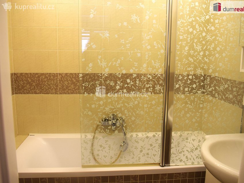 Prodej bytu 3+1 79 m^2 Polní, Katusice 