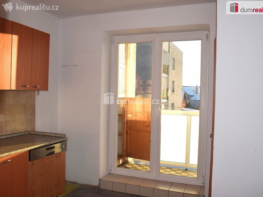 Prodej bytu 3+1 79 m^2 Polní, Katusice 