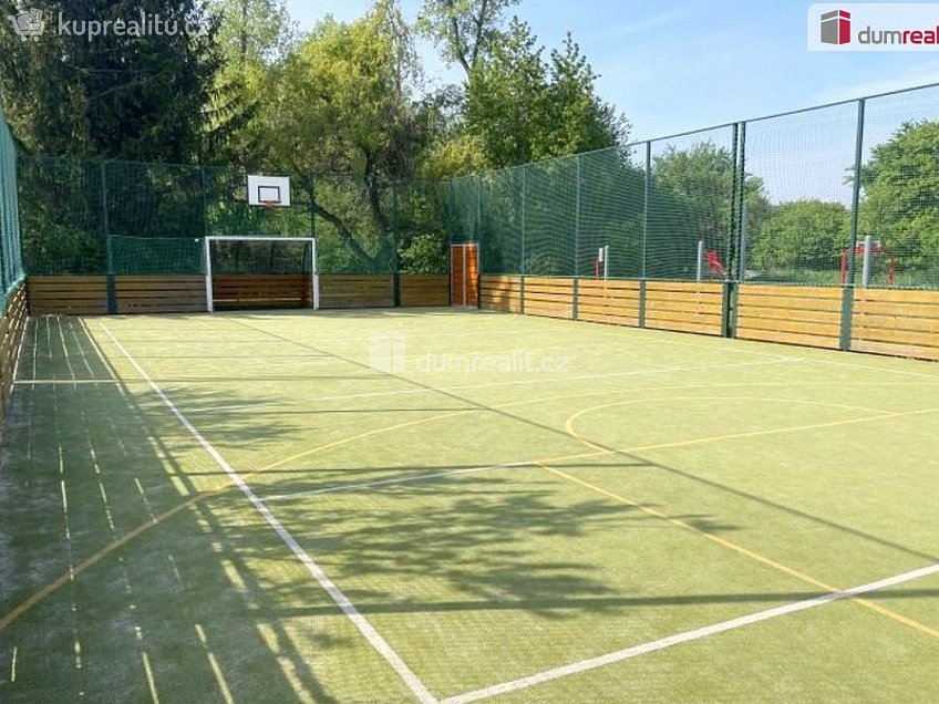 Prodej  stavebního pozemku 810 m^2 Střední, Čakovičky 