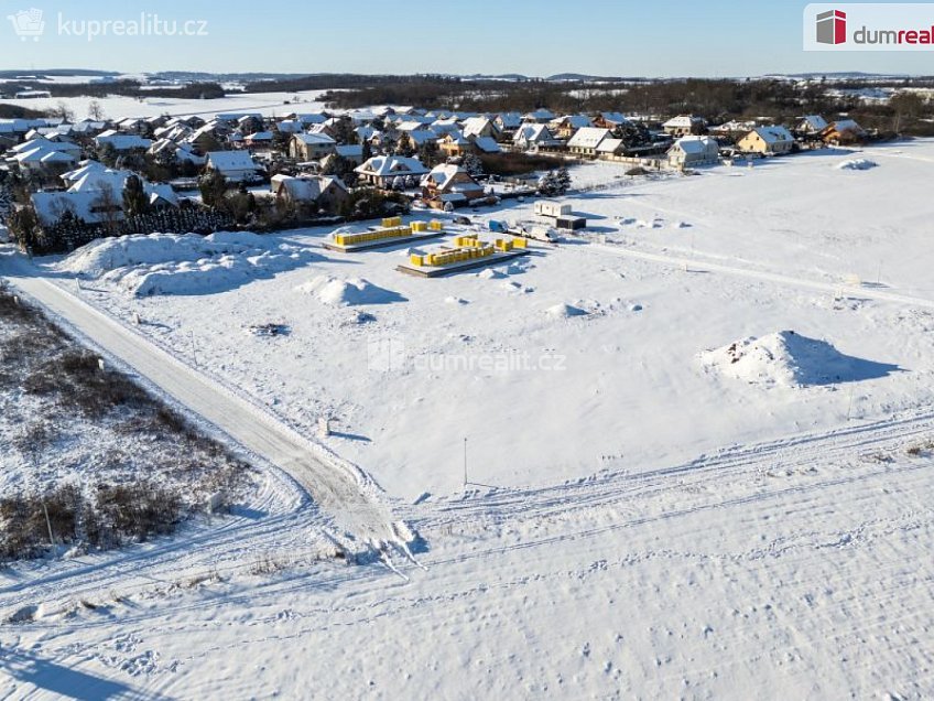 Prodej  stavebního pozemku 810 m^2 Střední, Čakovičky 