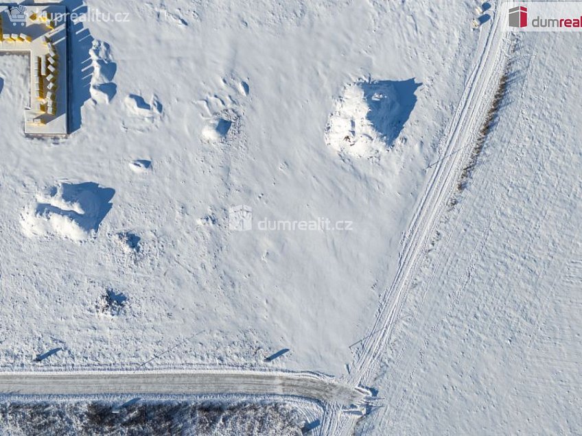 Prodej  stavebního pozemku 810 m^2 Střední, Čakovičky 