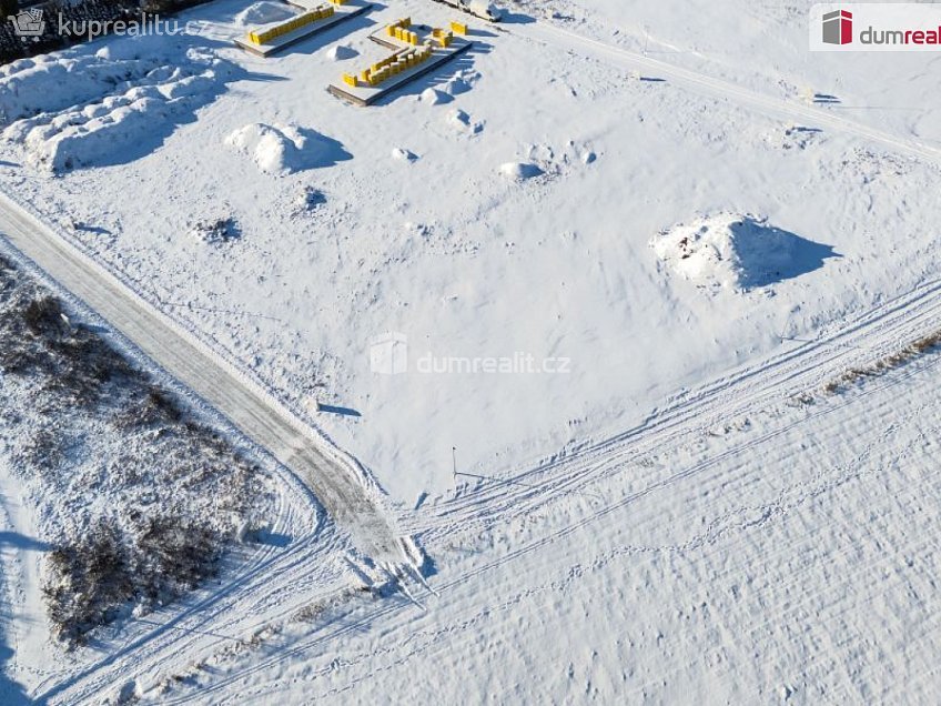 Prodej  stavebního pozemku 810 m^2 Střední, Čakovičky 