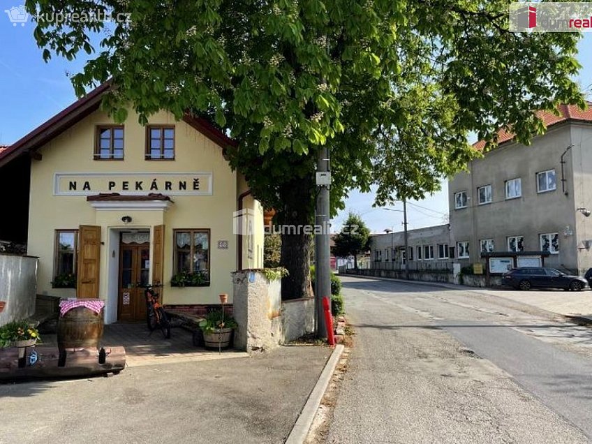 Prodej  stavebního pozemku 810 m^2 Střední, Čakovičky 