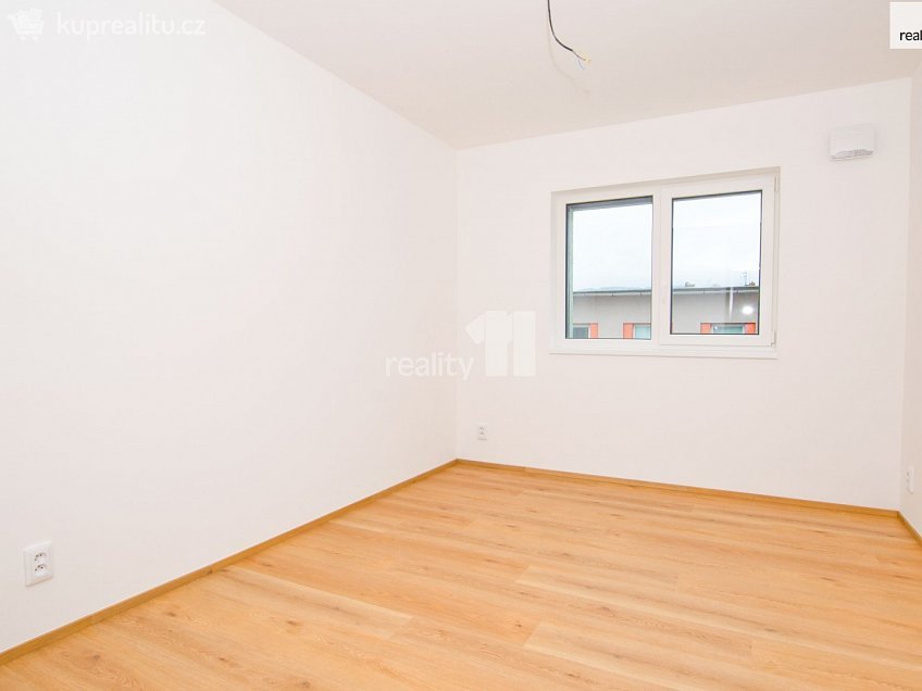 Pronájem bytu 1+kk 38 m^2 Londýnská, Liberec 