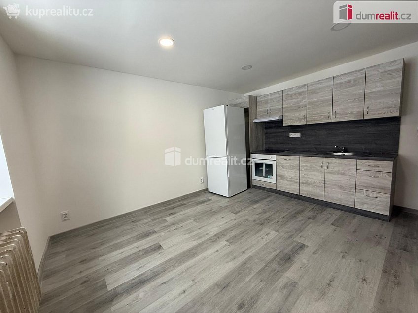 Pronájem bytu 2+kk 35 m^2 Školní, Neratovice 