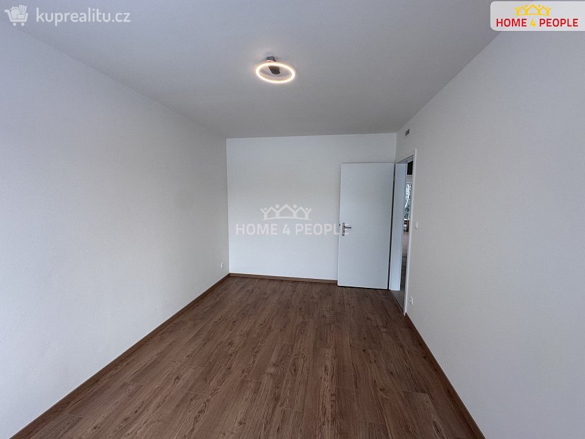 Pronájem bytu 3+kk 85 m^2 Na Pile, Zásmuky 