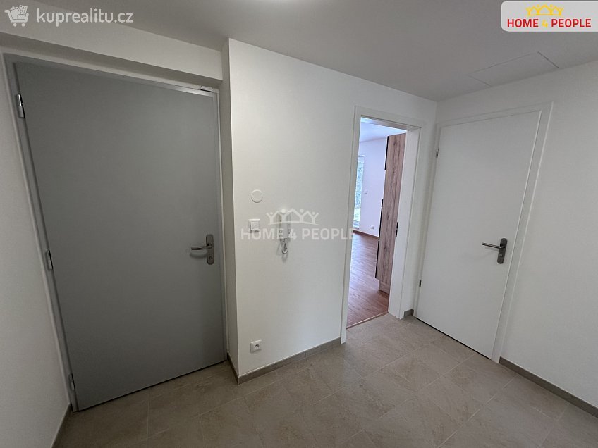 Pronájem bytu 3+kk 85 m^2 Na Pile, Zásmuky 