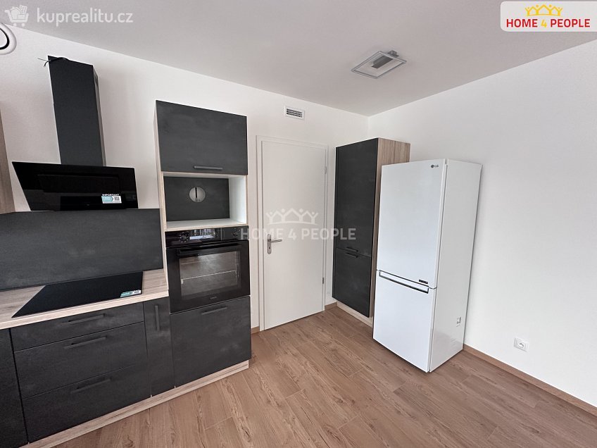 Pronájem bytu 3+kk 85 m^2 Na Pile, Zásmuky 