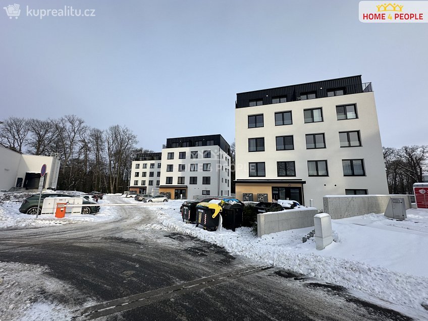 Pronájem bytu 3+kk 85 m^2 Na Pile, Zásmuky 