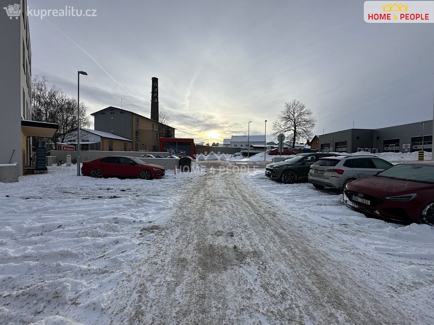 Pronájem bytu 3+kk 85 m^2 Na Pile, Zásmuky 