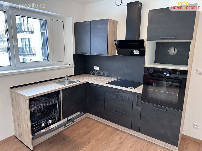 Pronájem bytu 3+kk 85 m^2 Na Pile, Zásmuky 