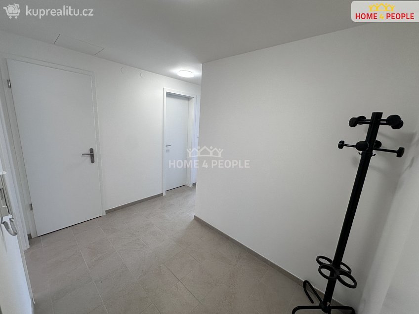 Pronájem bytu 3+kk 85 m^2 Na Pile, Zásmuky 