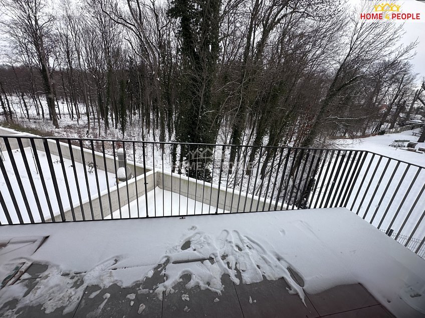 Pronájem bytu 3+kk 85 m^2 Na Pile, Zásmuky 