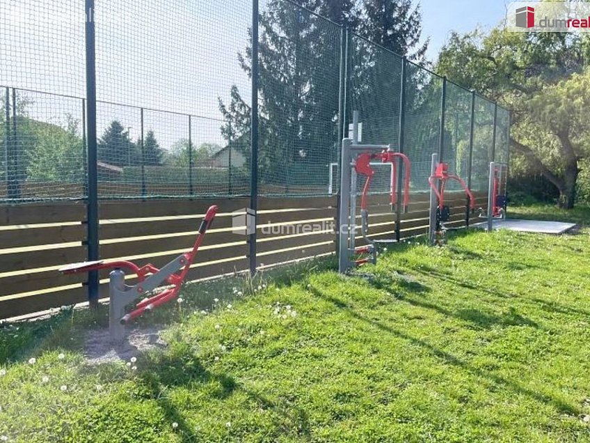 Prodej  stavebního pozemku 1023 m^2 Dubová, Čakovičky 