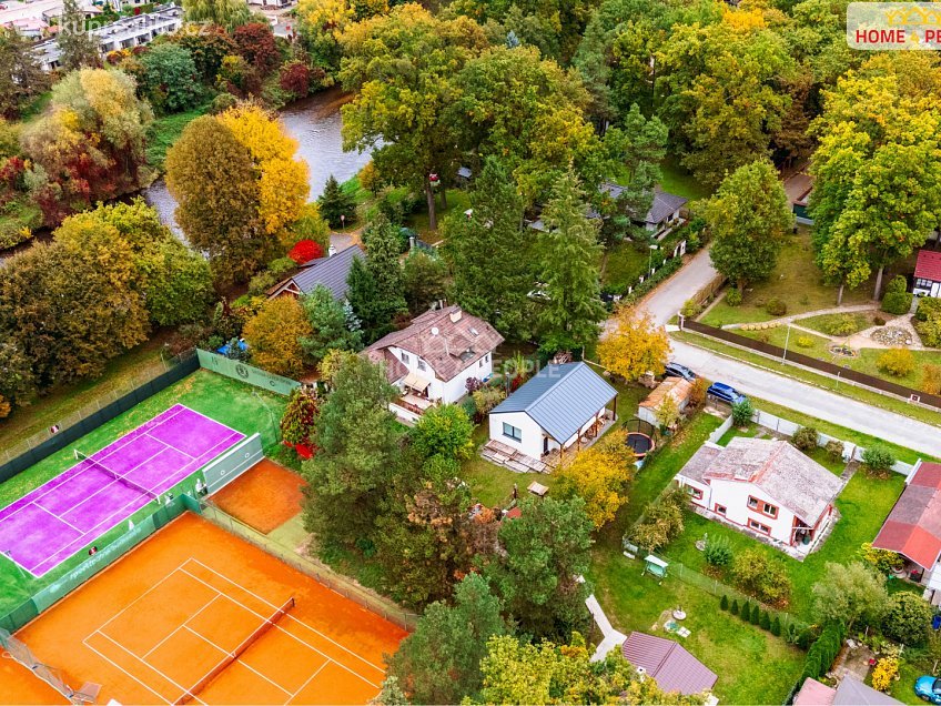 Prodej  chaty 58 m^2 B. Němcové, Káraný 