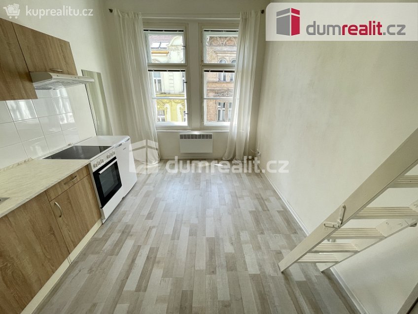 Pronájem bytu 1+kk 22 m^2 Kmochova, Praha 5 