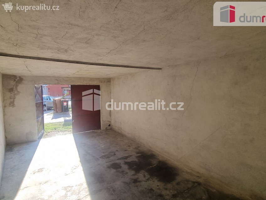 Pronájem  garáže 19 m^2 Brankovická, Kolín 