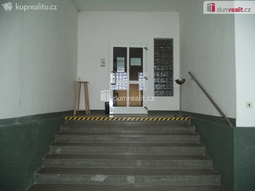 Pronájem  kanceláře 20 m^2 Adámkova, Vratimov 