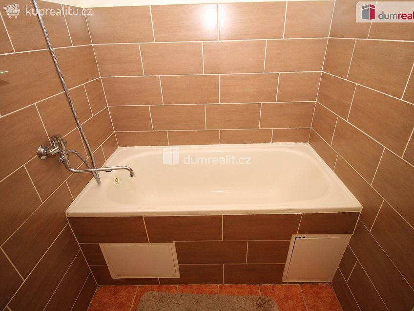 Pronájem bytu 2+1 57 m^2 Okružní, Habartov 