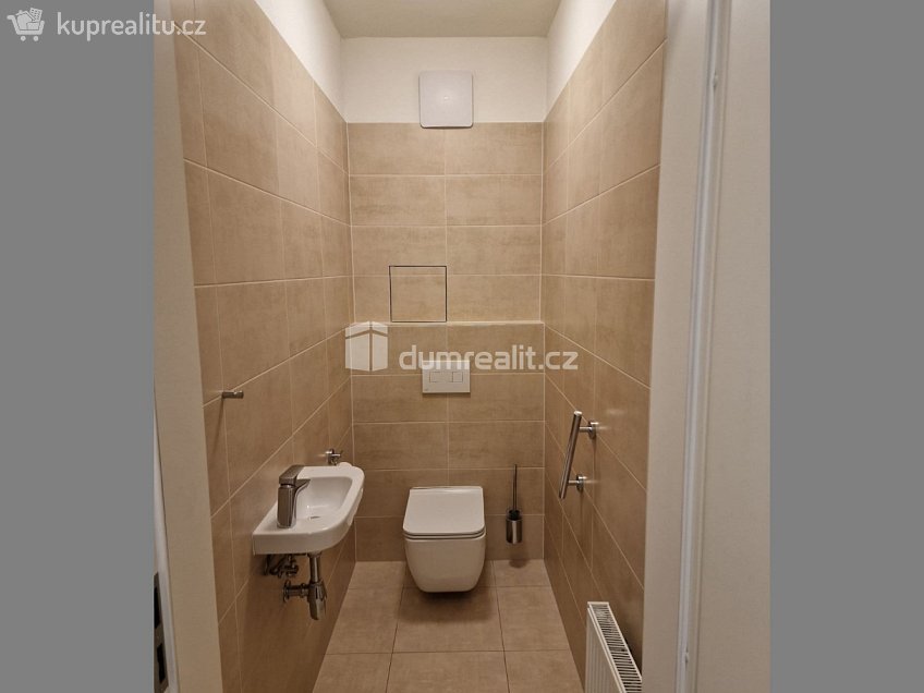 Pronájem bytu 2+kk 49 m^2 U Hostavického potoka, Praha 14 