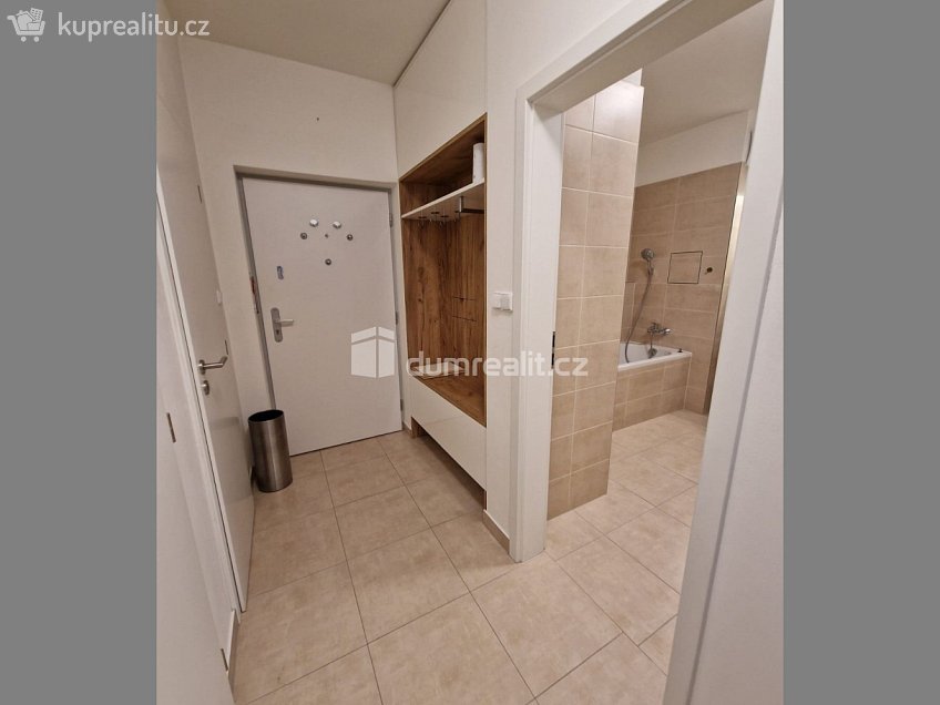 Pronájem bytu 2+kk 49 m^2 U Hostavického potoka, Praha 14 