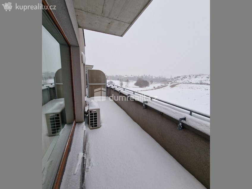 Pronájem bytu 2+kk 49 m^2 U Hostavického potoka, Praha 14 