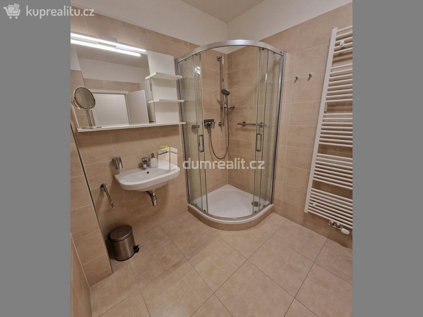 Pronájem bytu 2+kk 49 m^2 U Hostavického potoka, Praha 14 