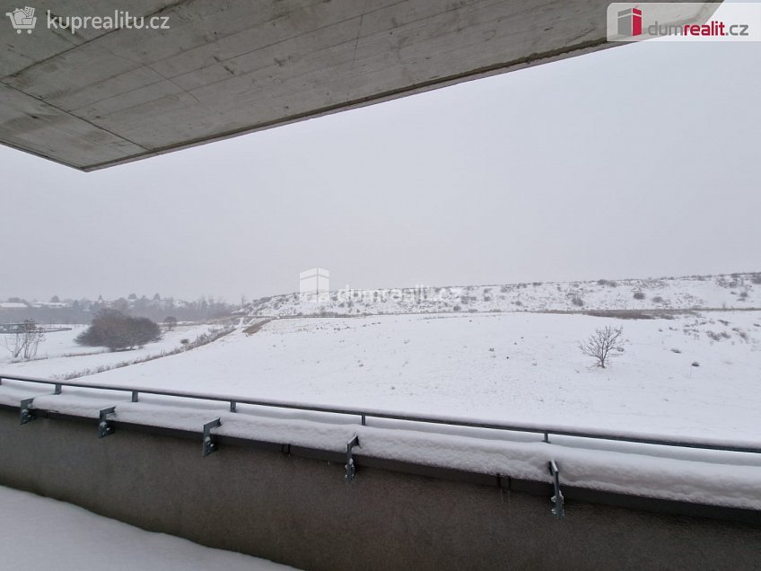 Pronájem bytu 2+kk 49 m^2 U Hostavického potoka, Praha 14 