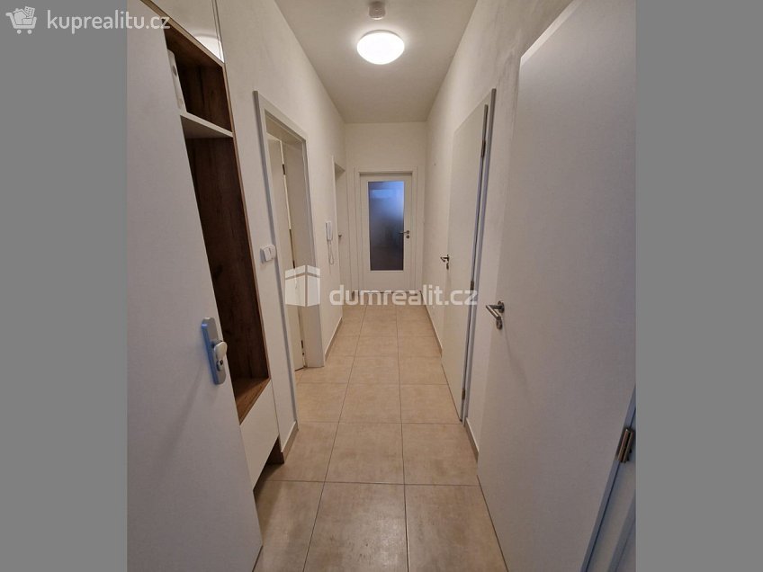 Pronájem bytu 2+kk 49 m^2 U Hostavického potoka, Praha 14 